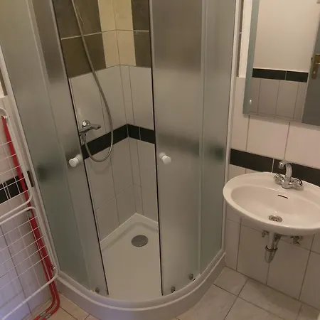 Ingrid アパート *