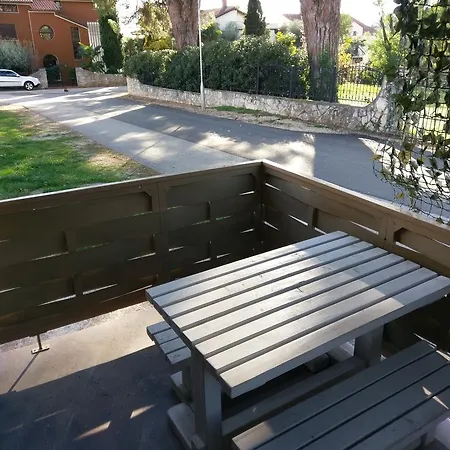 Ingrid アパート *