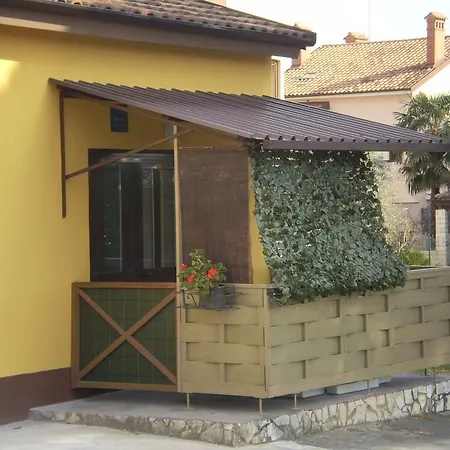 Ingrid Apartment *